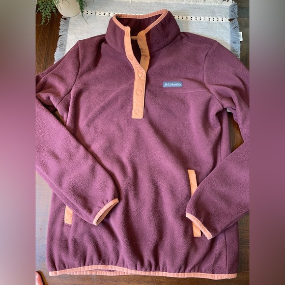 Columbia Sweaters - Woman’s size medium Columbia sweater